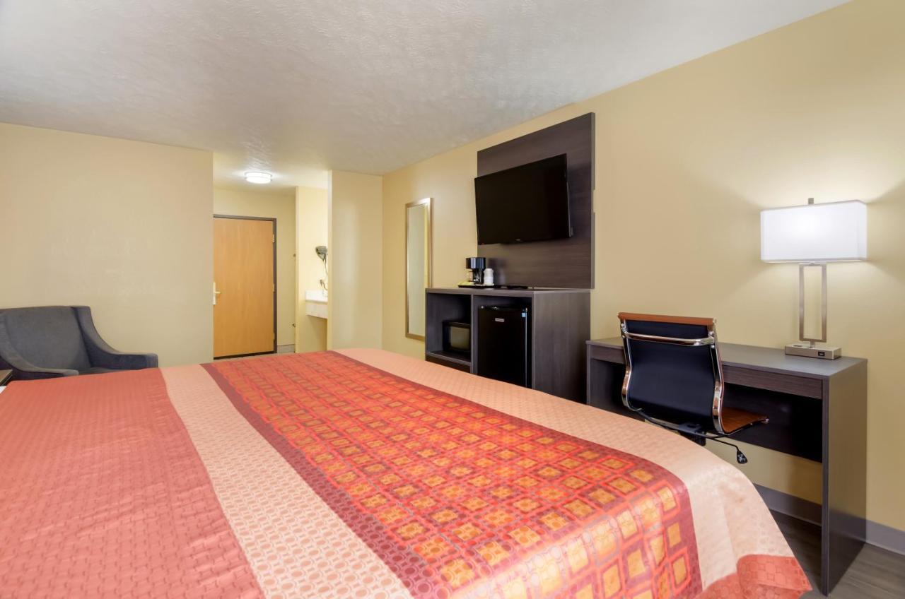 Americas Best Value Inn & Suites Independence Va Екстериор снимка