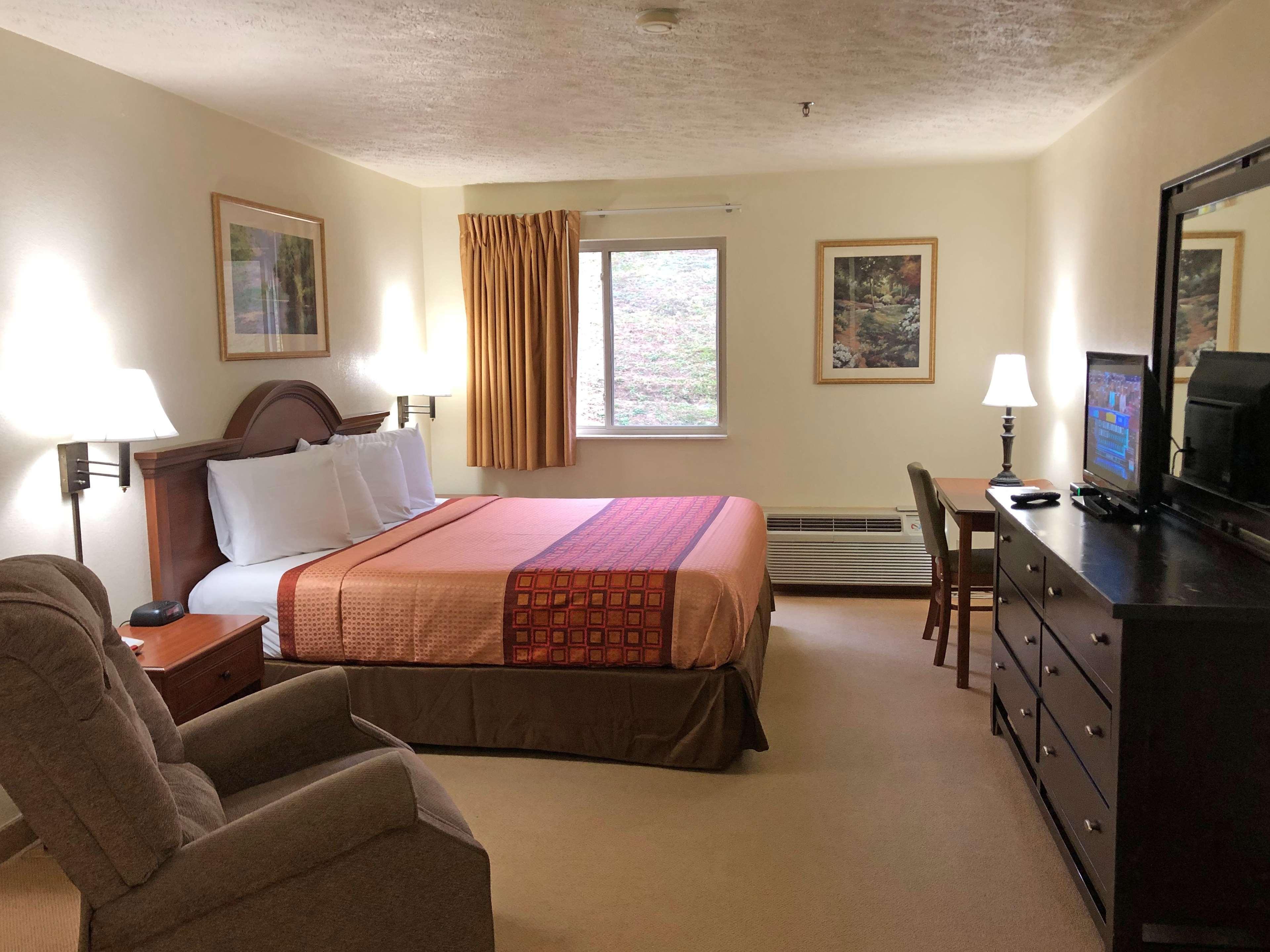 Americas Best Value Inn & Suites Independence Va Екстериор снимка