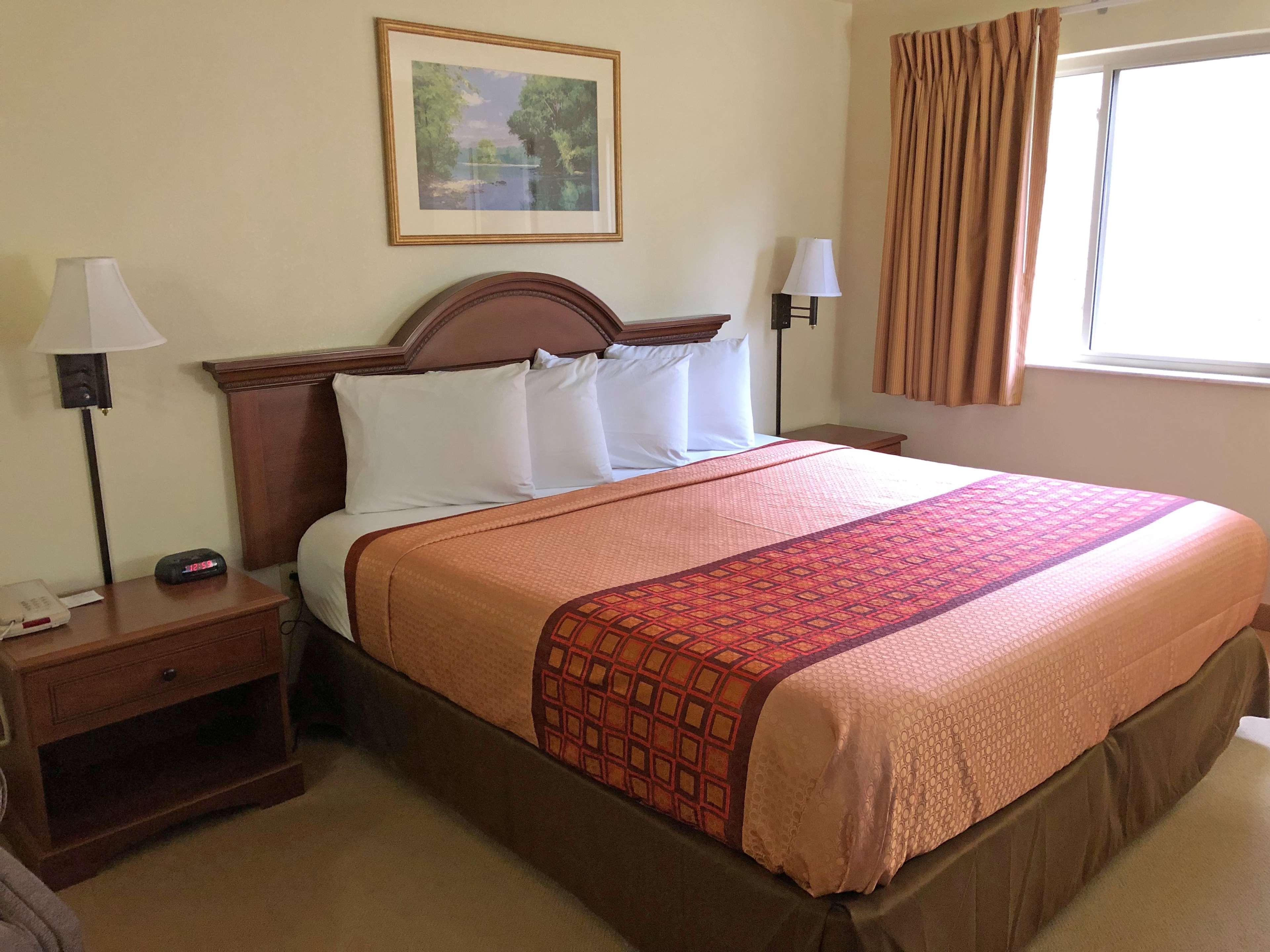 Americas Best Value Inn & Suites Independence Va Екстериор снимка