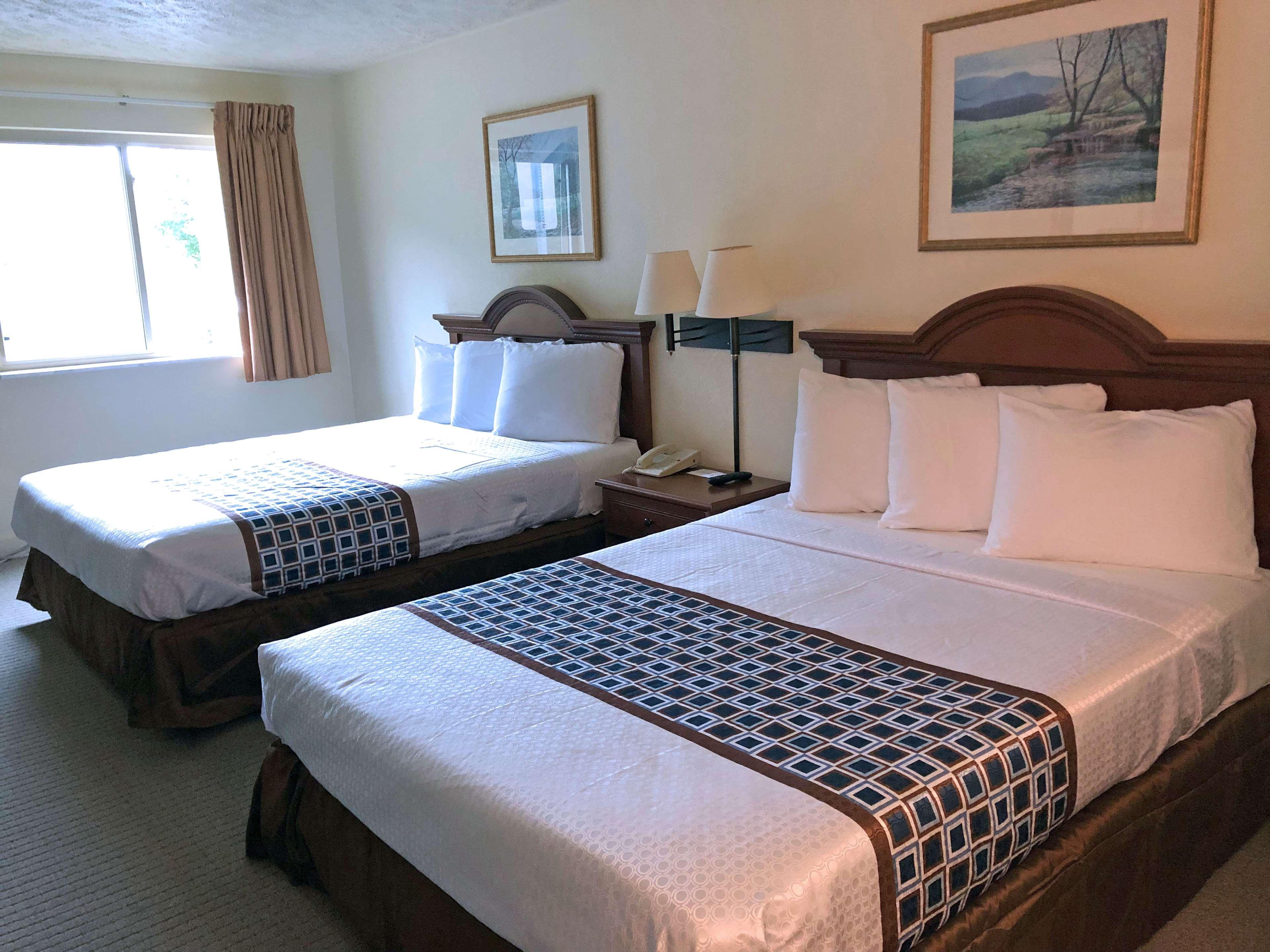 Americas Best Value Inn & Suites Independence Va Екстериор снимка