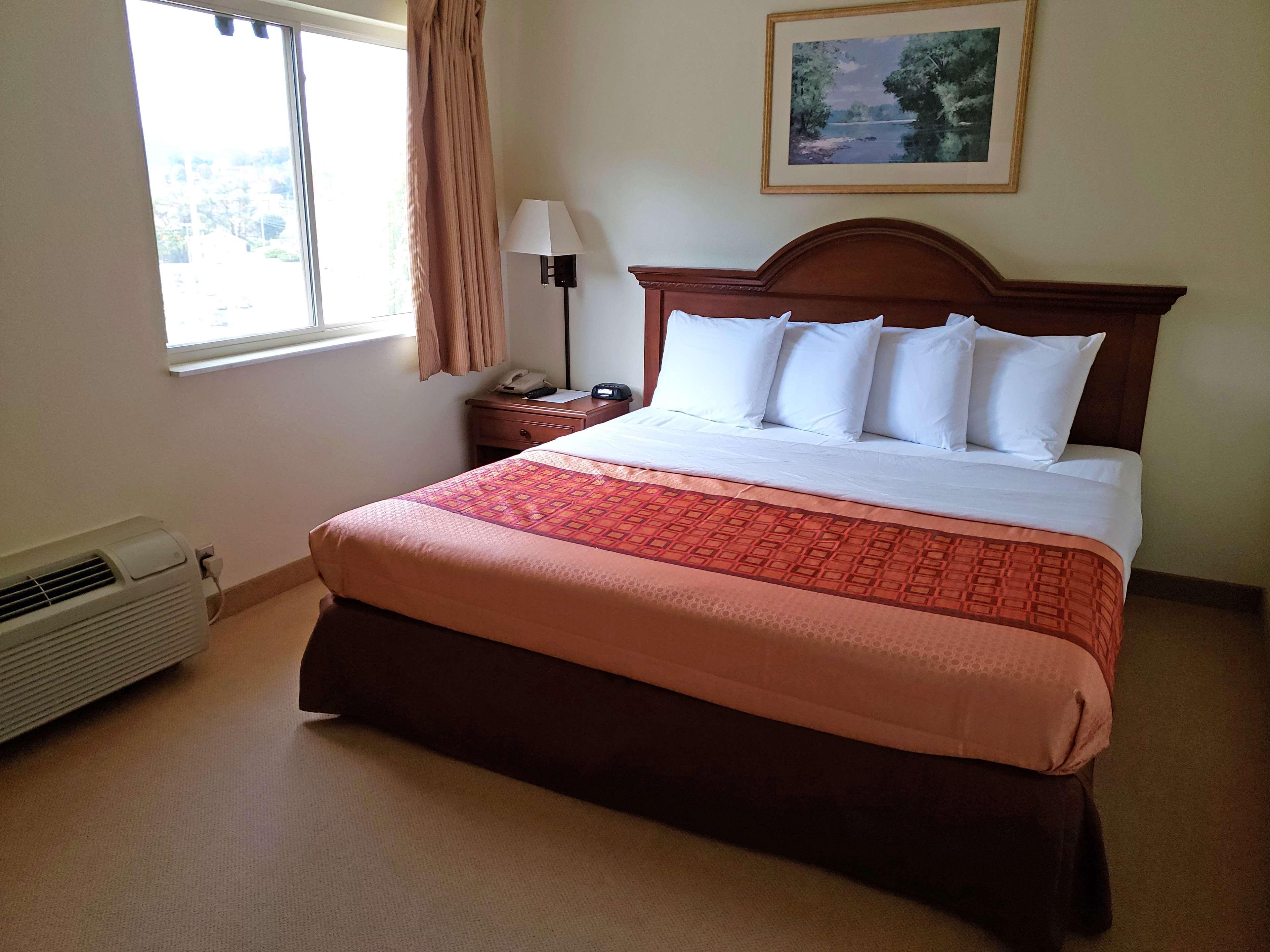 Americas Best Value Inn & Suites Independence Va Екстериор снимка