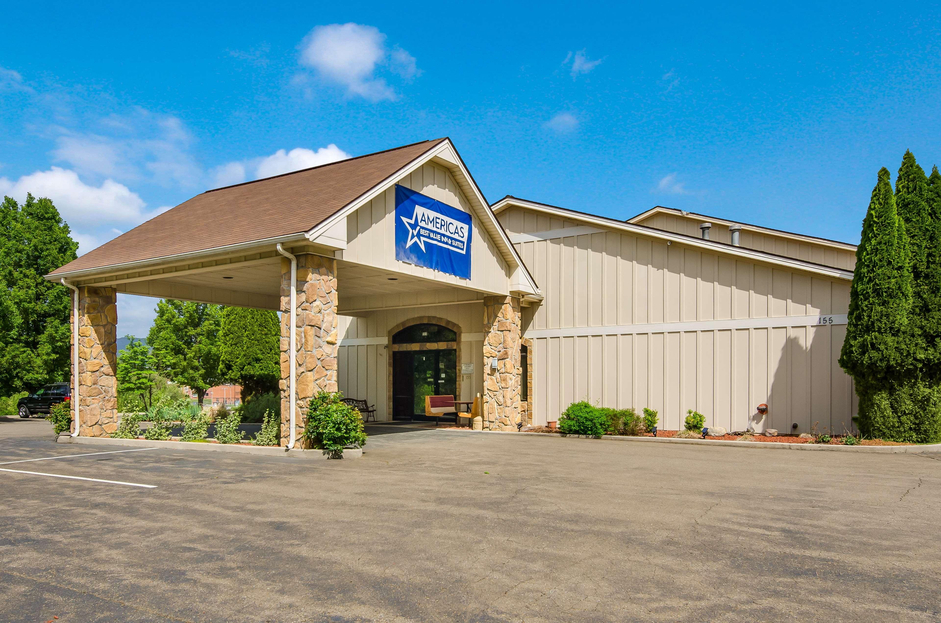 Americas Best Value Inn & Suites Independence Va Екстериор снимка