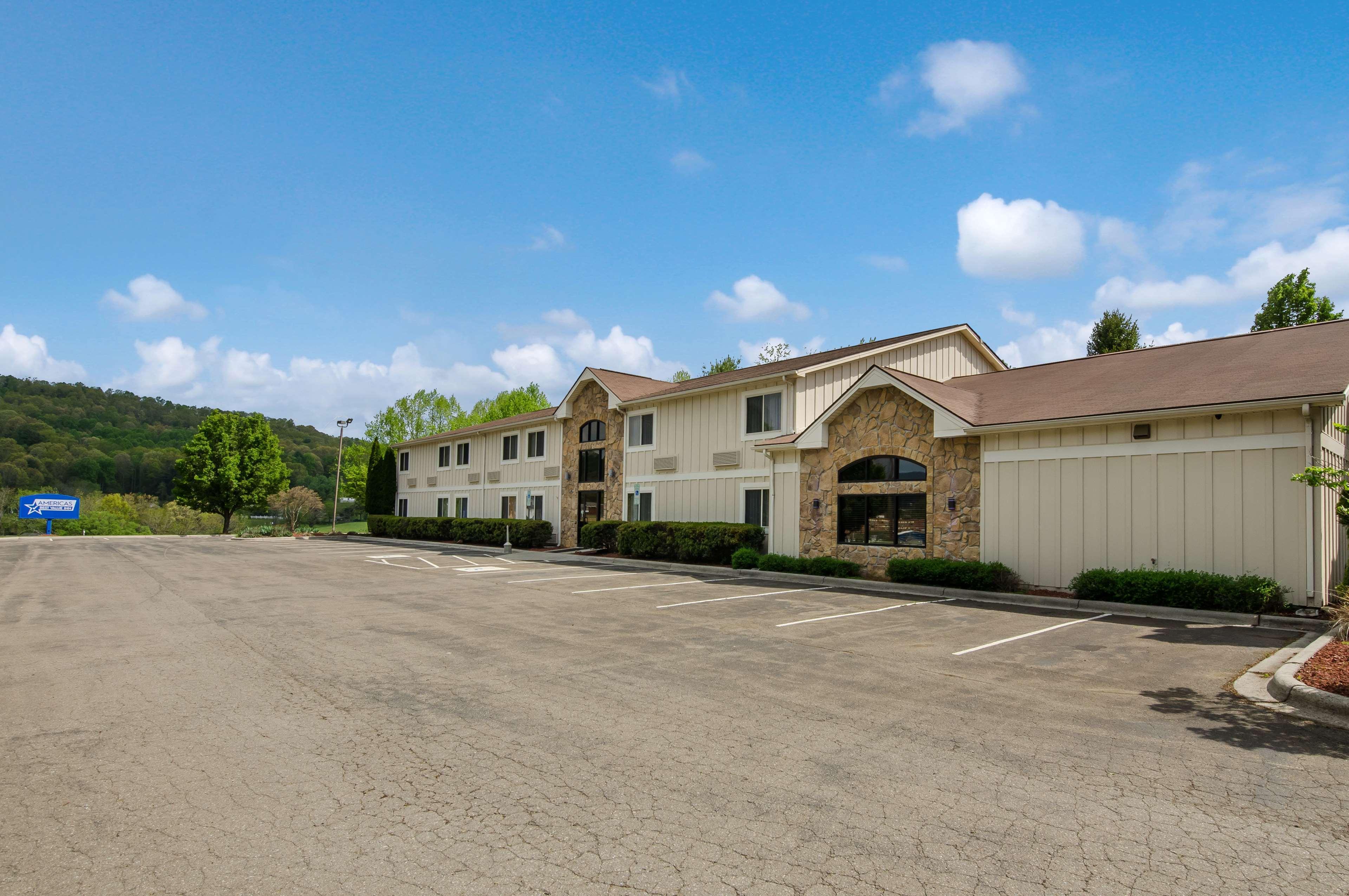 Americas Best Value Inn & Suites Independence Va Екстериор снимка