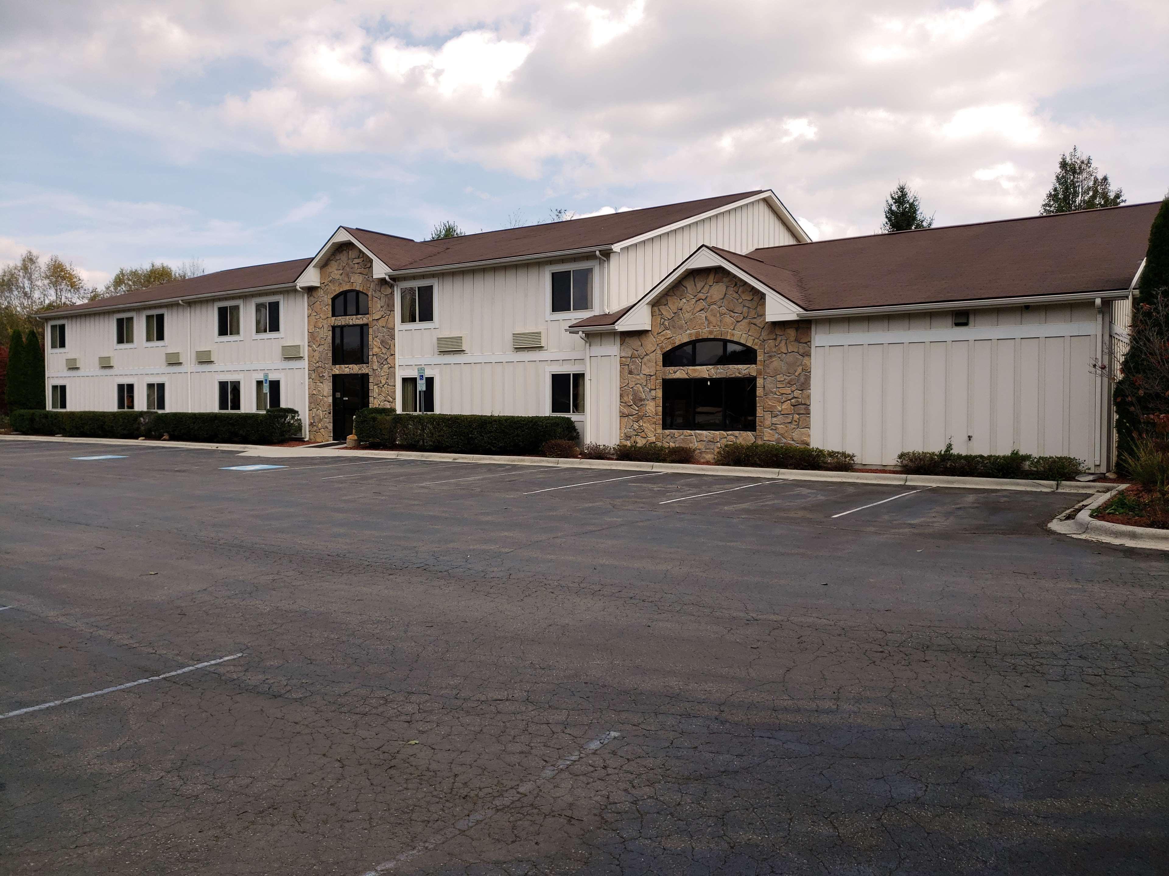 Americas Best Value Inn & Suites Independence Va Екстериор снимка
