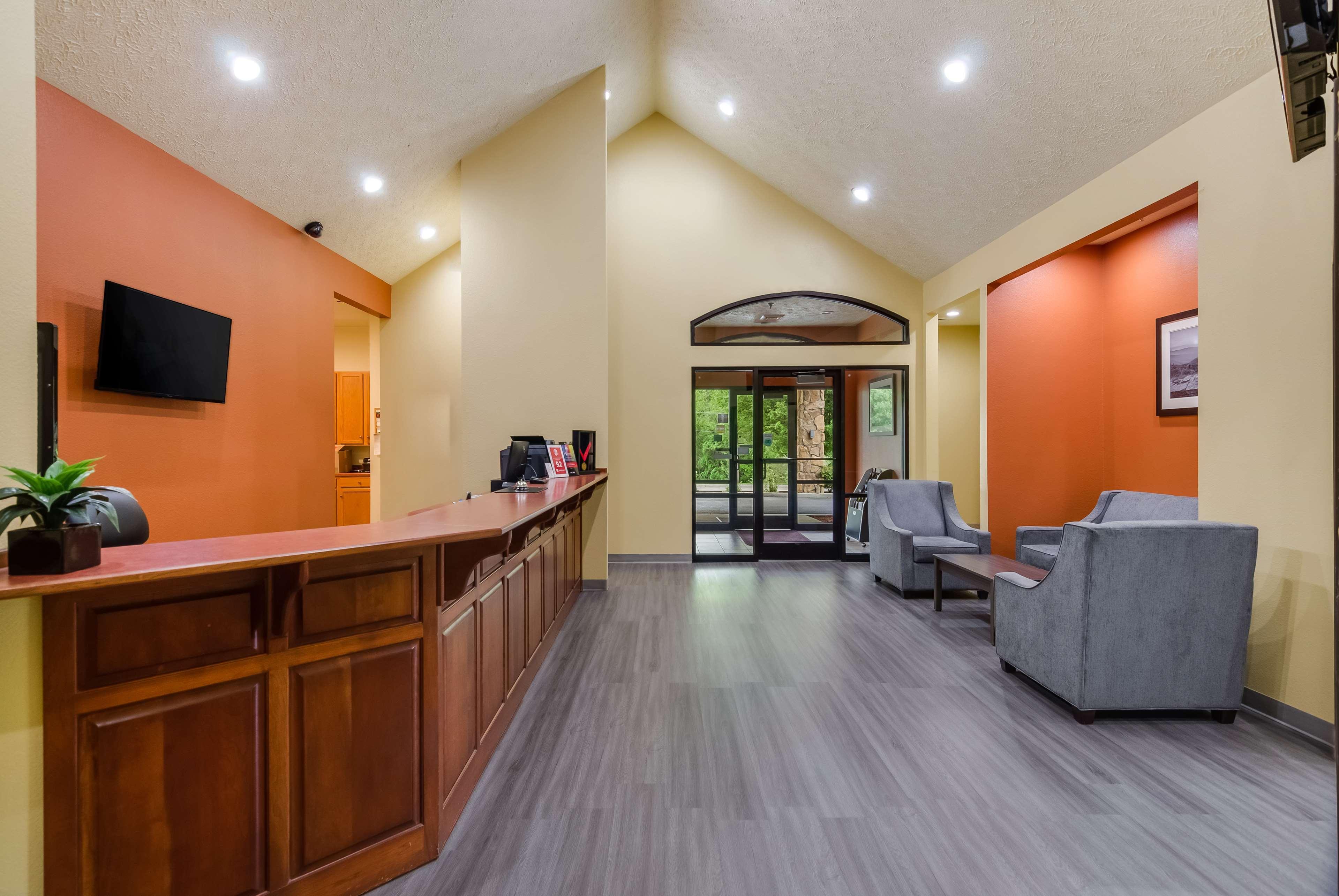 Americas Best Value Inn & Suites Independence Va Екстериор снимка